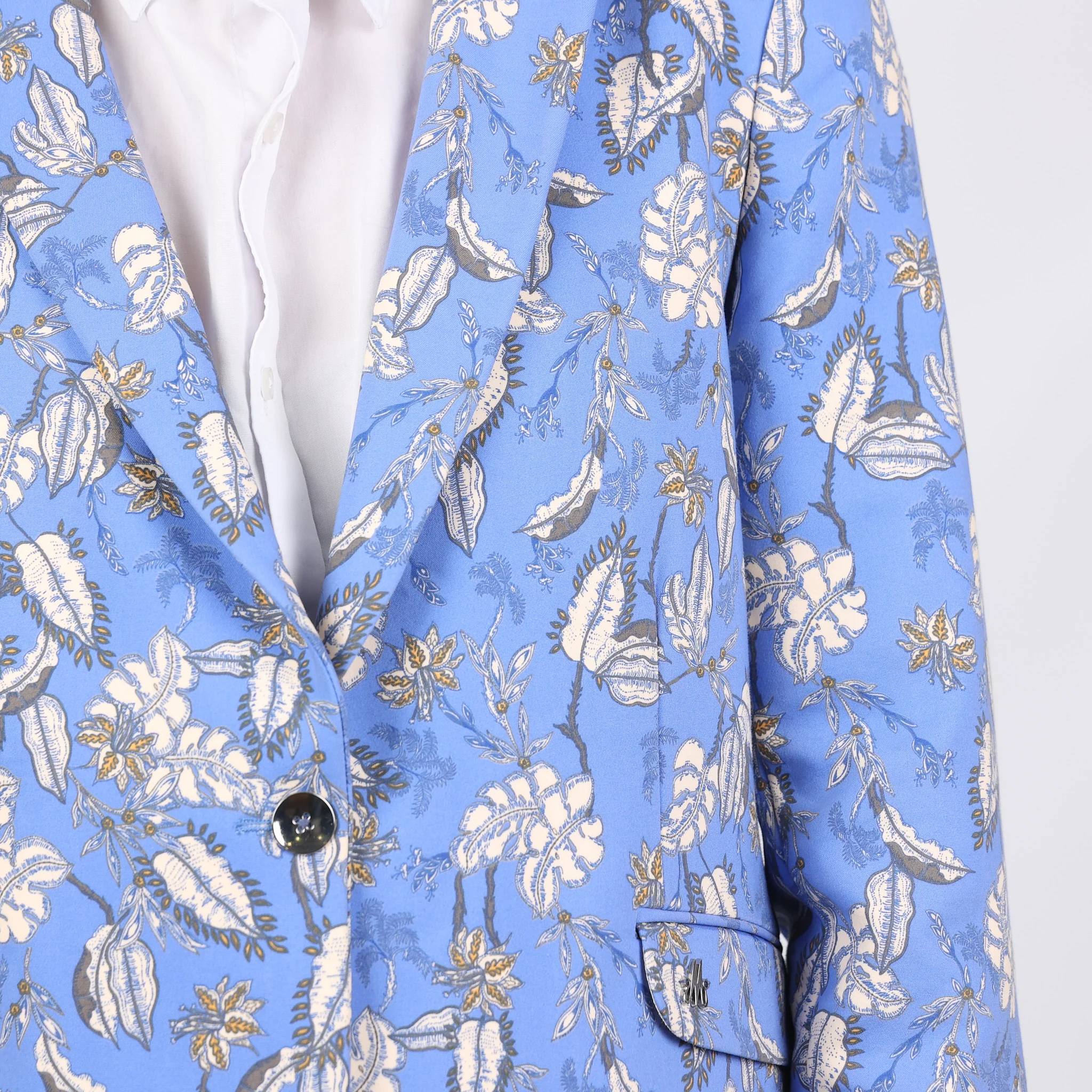 Blazer, UK Size 12 - Image 4