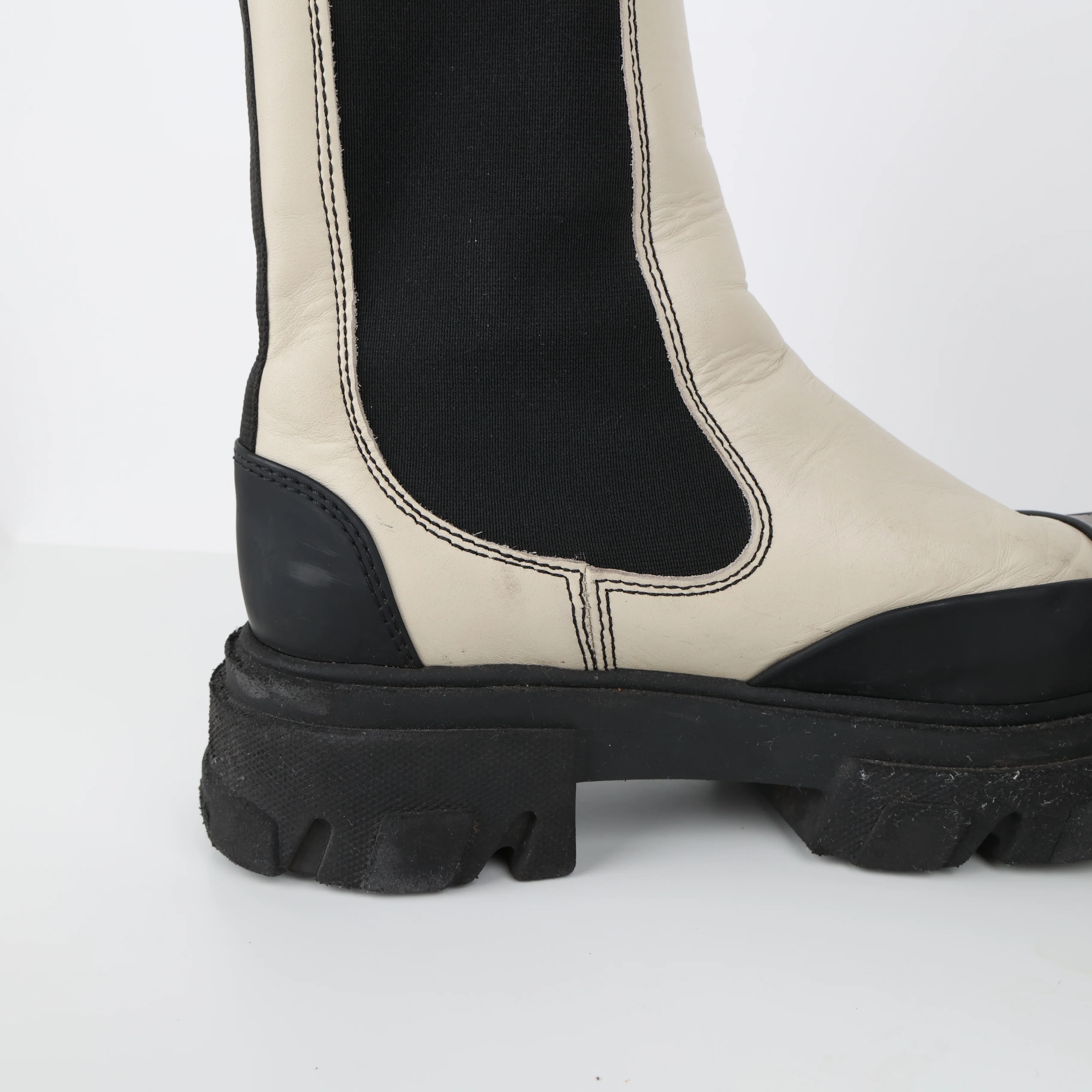 Boots , Shoe Size 39 - Image 8