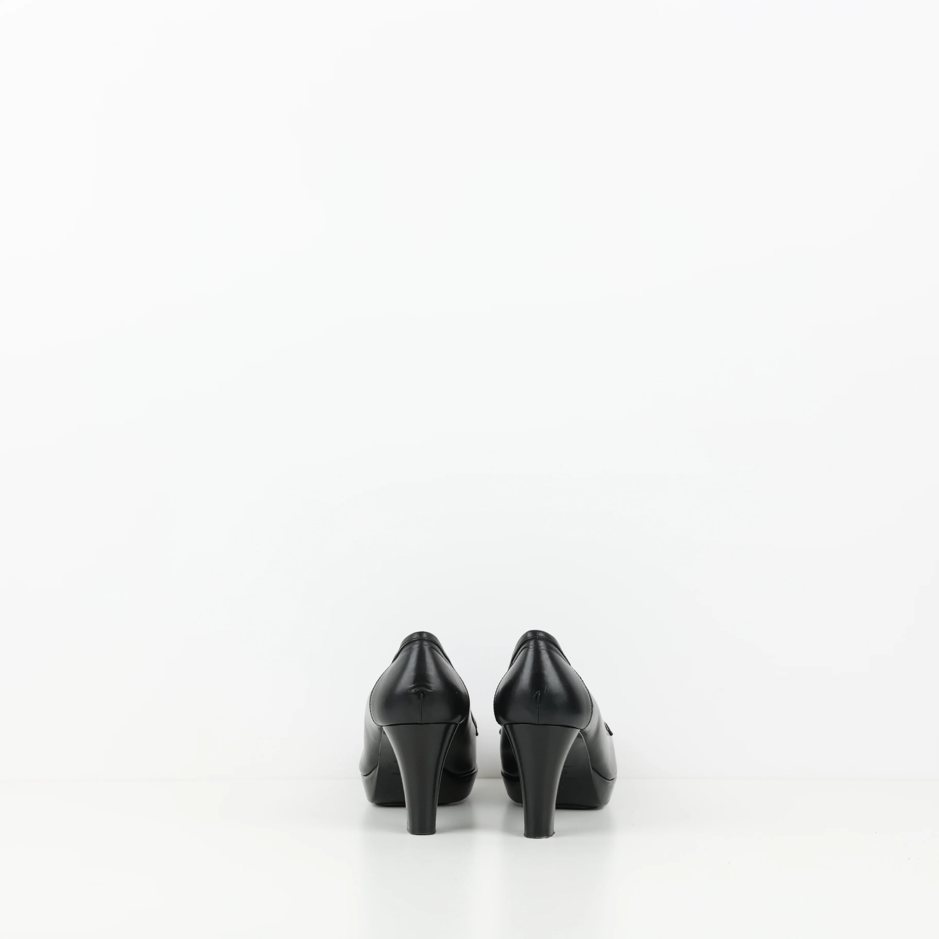 Heels , Shoe Size 39 - Image 4
