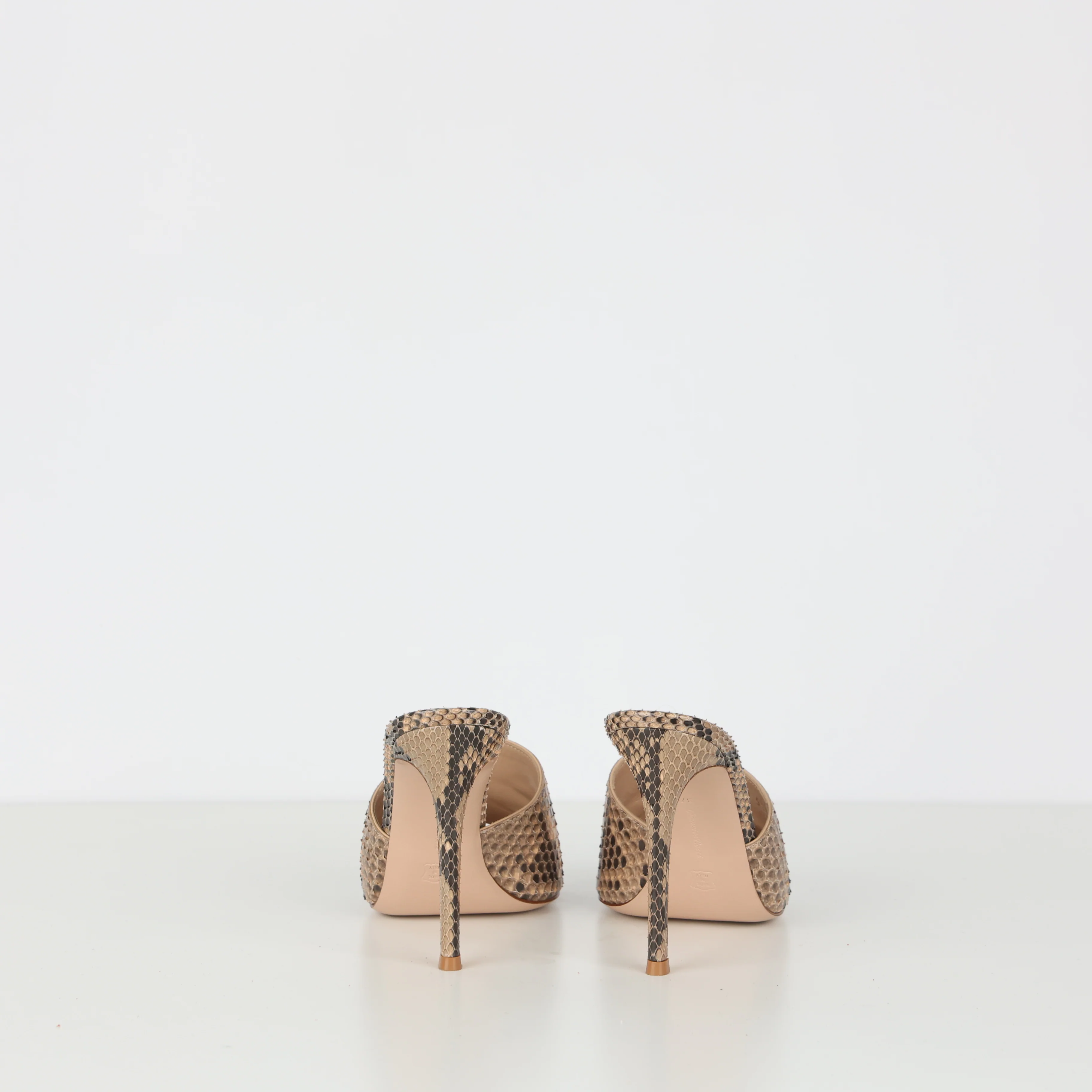 Heels , Shoe Size 37 - Image 4