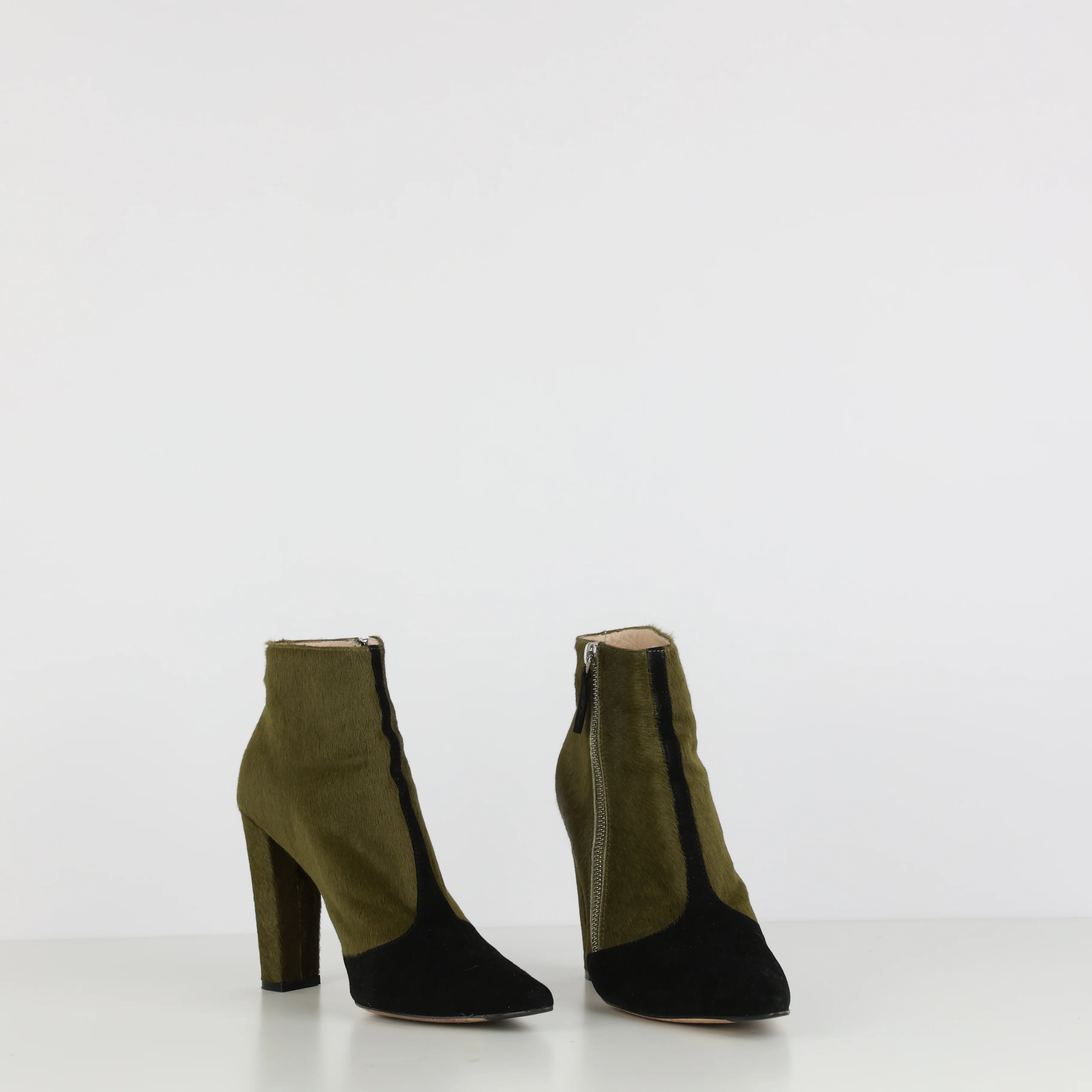 Heels , Shoe Size 40 - Image 3