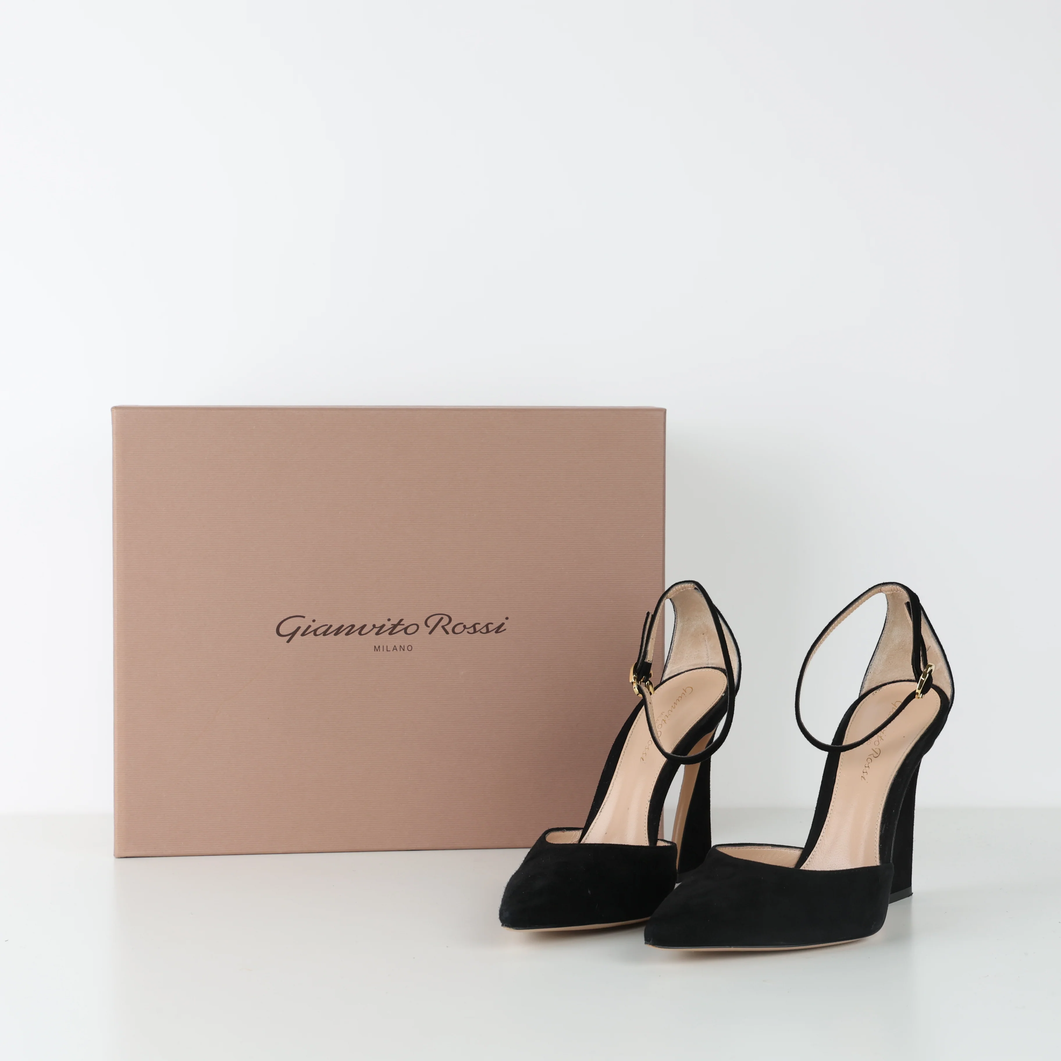 Heels , Shoe Size 38 - Image 6