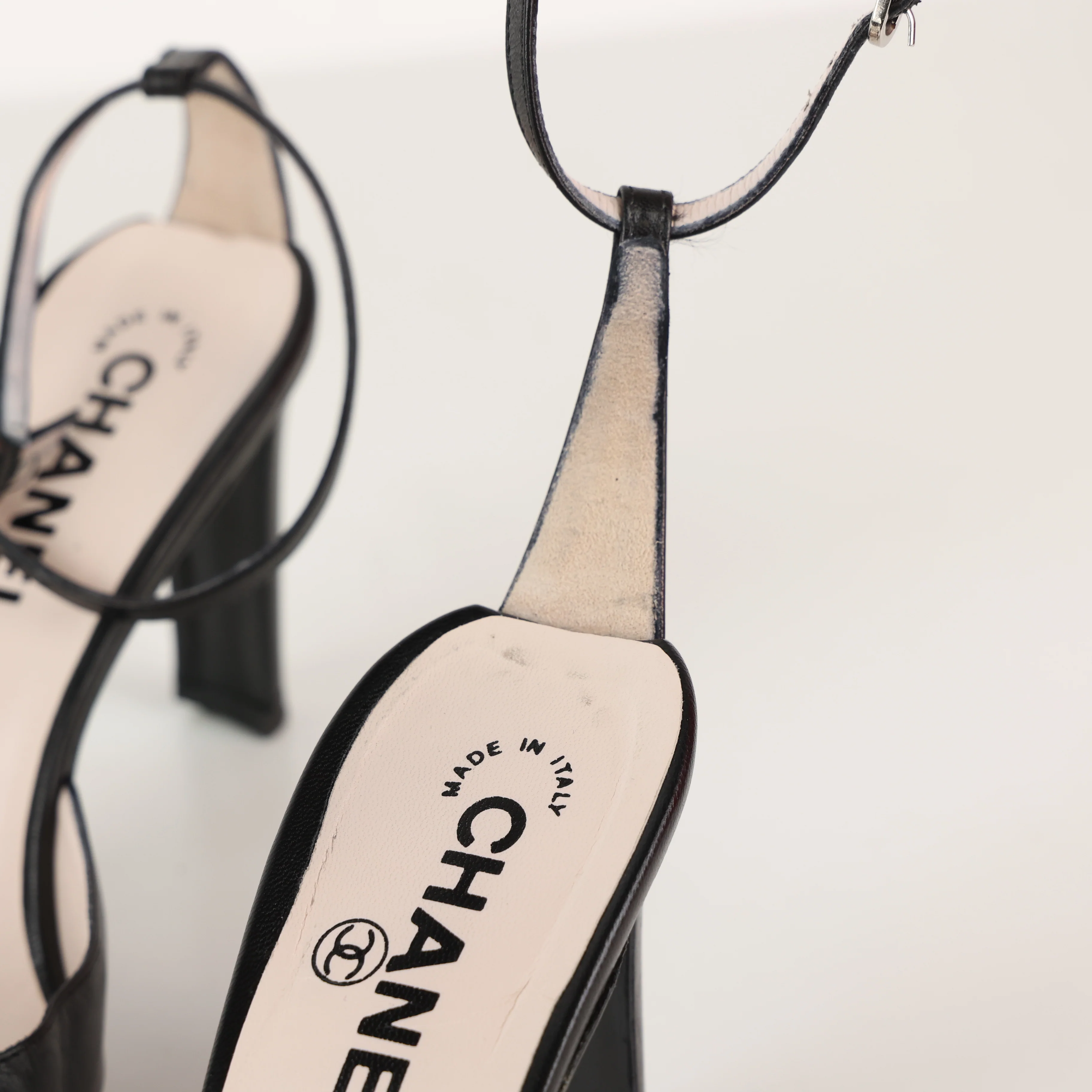 Heels , Shoe Size 37 - Image 9