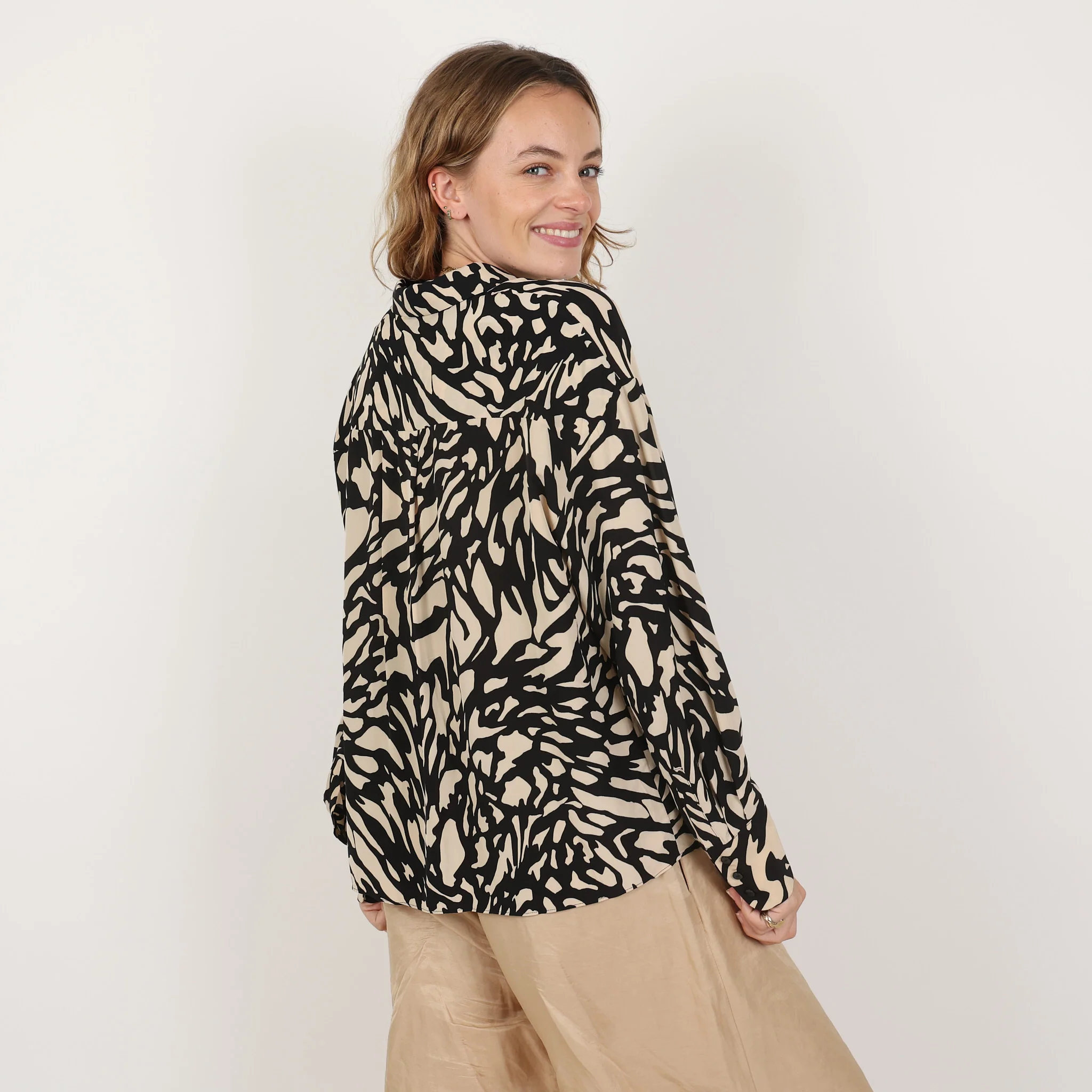Shirt, UK Size 6 - Image 3