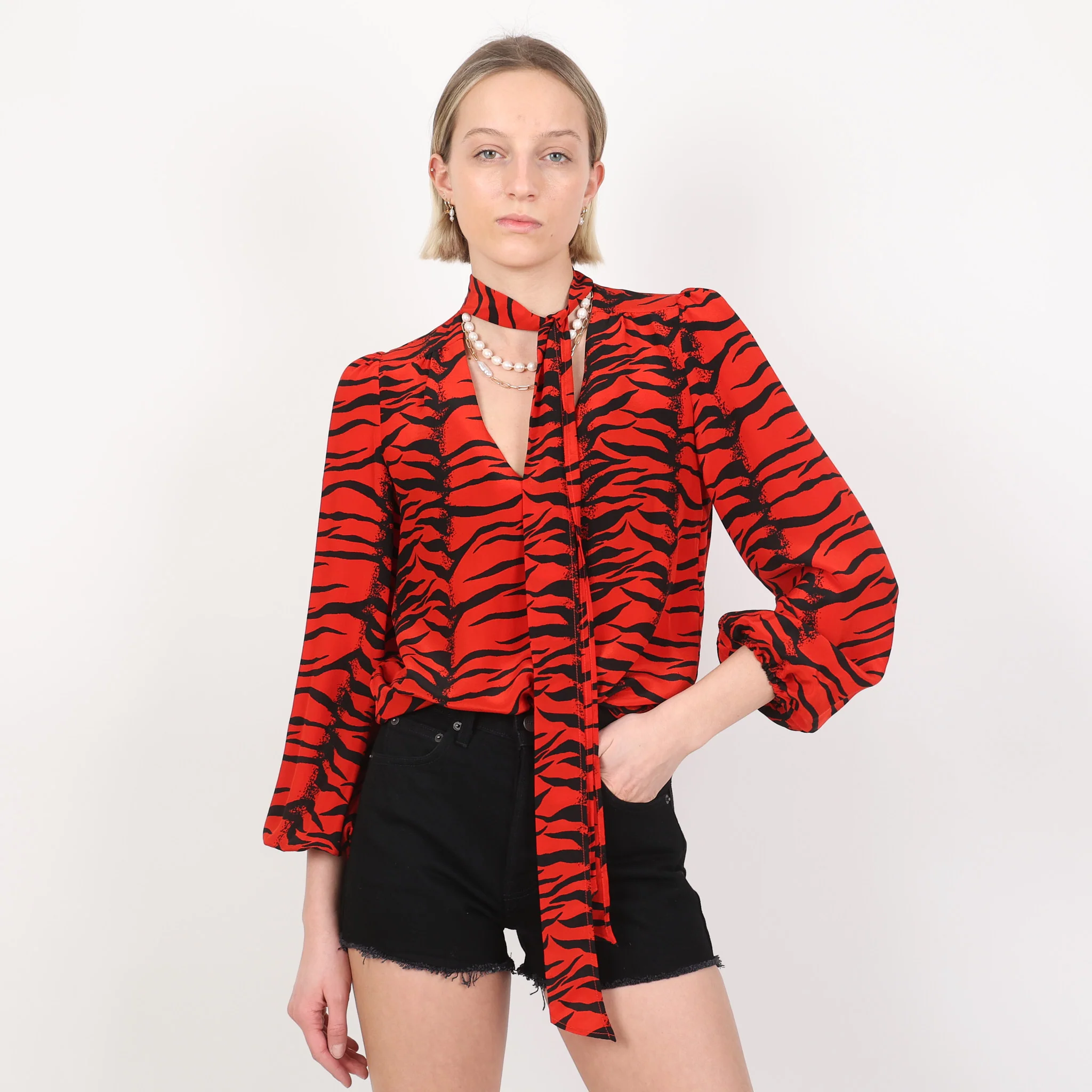Shorts, Waist 24 - Image 4