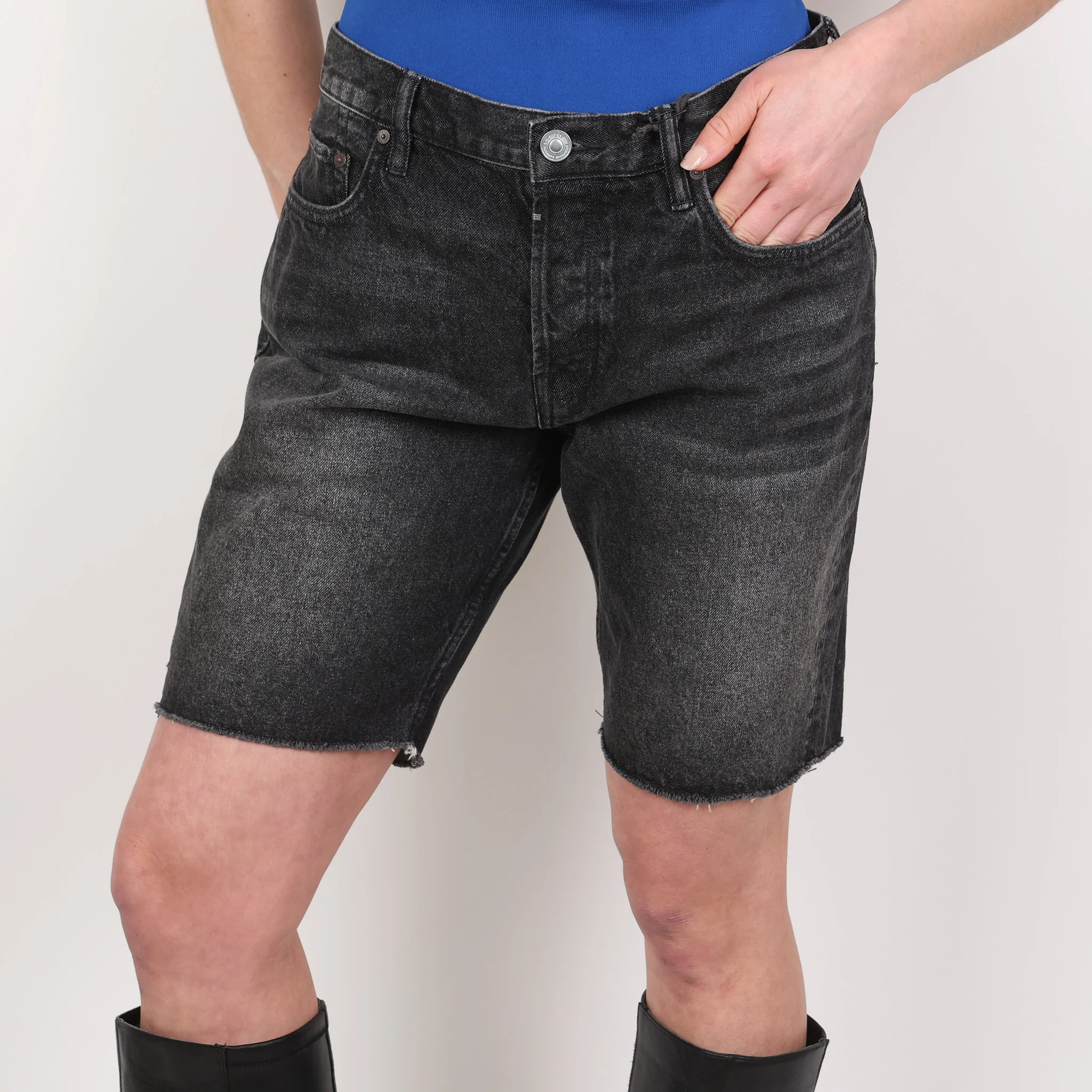 Shorts, Waist 34 - Image 2