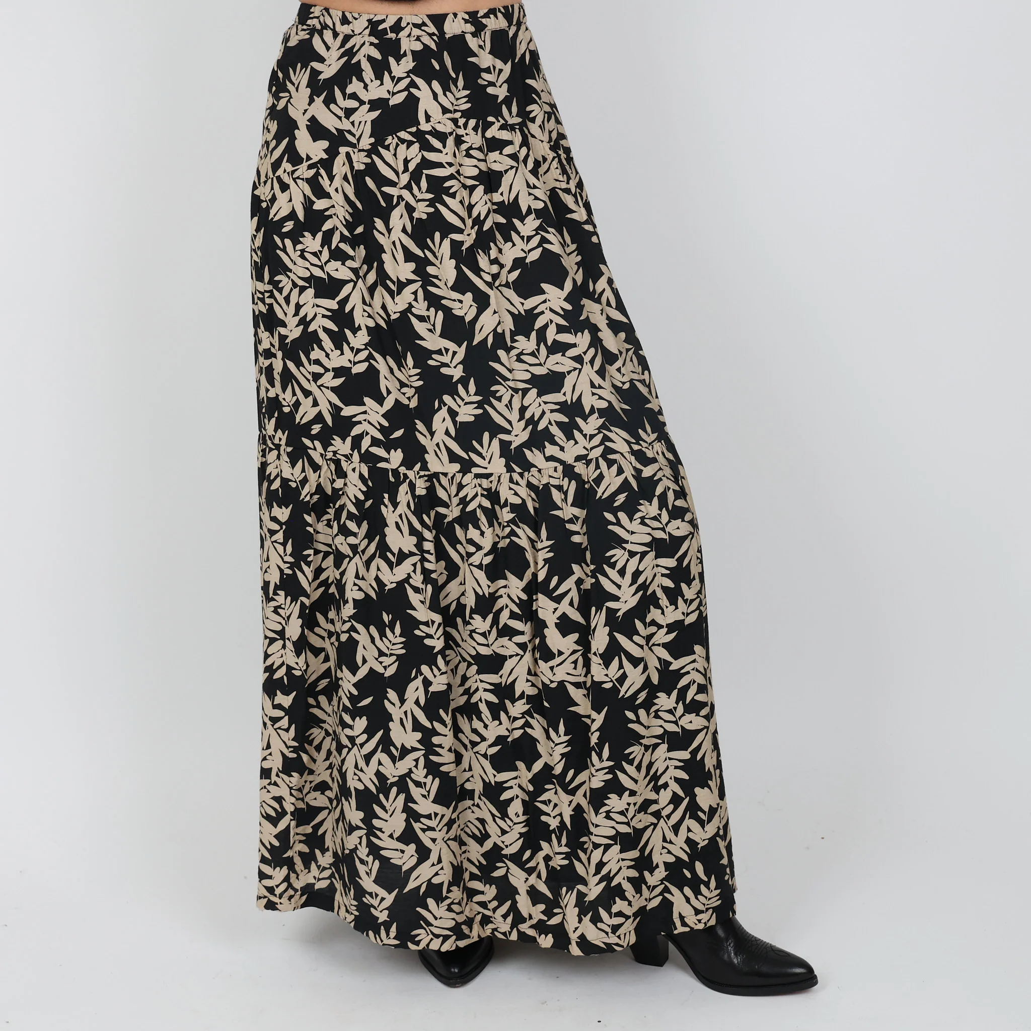 Skirt, UK Size 4 - Image 2