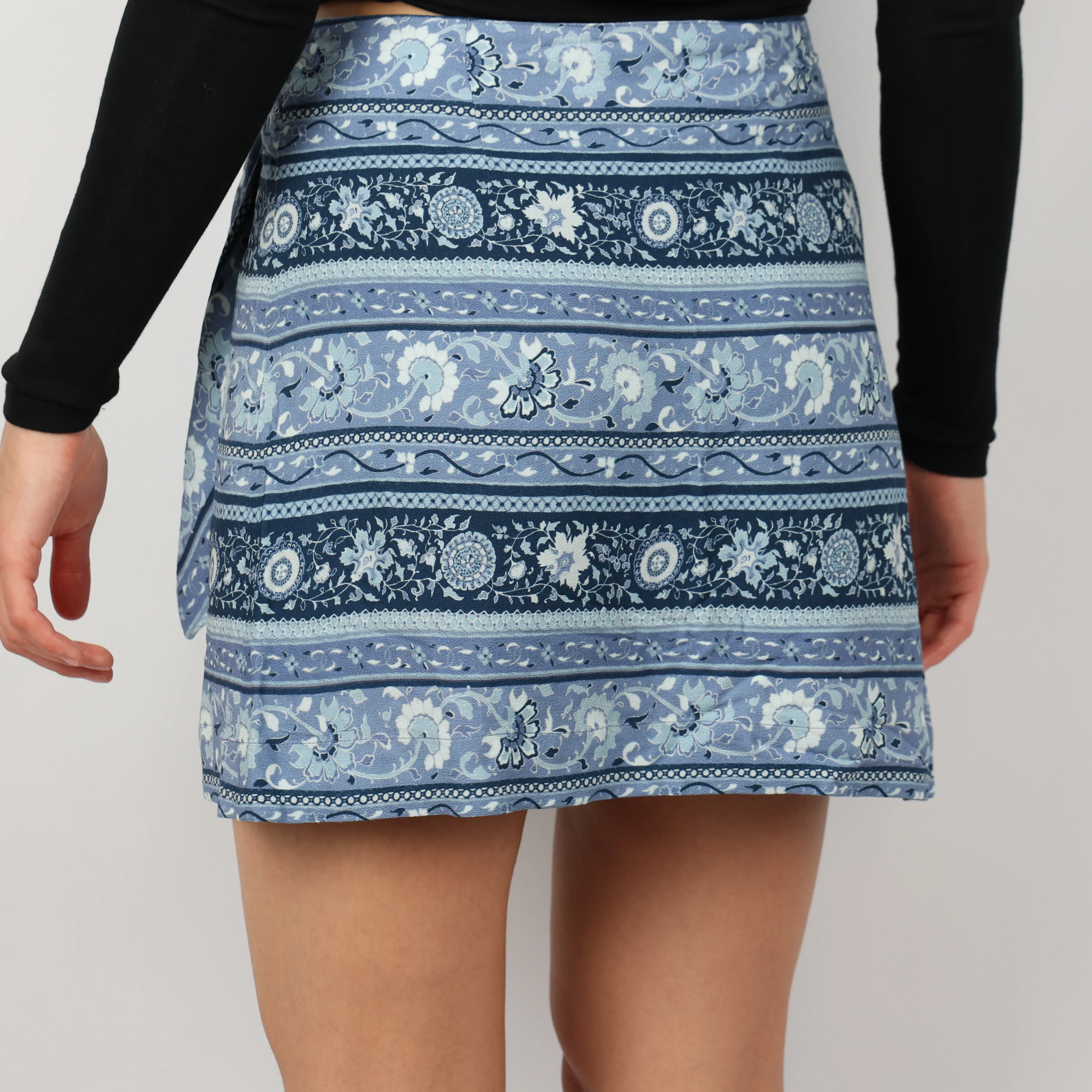 Skirt, UK Size 8 - Image 3