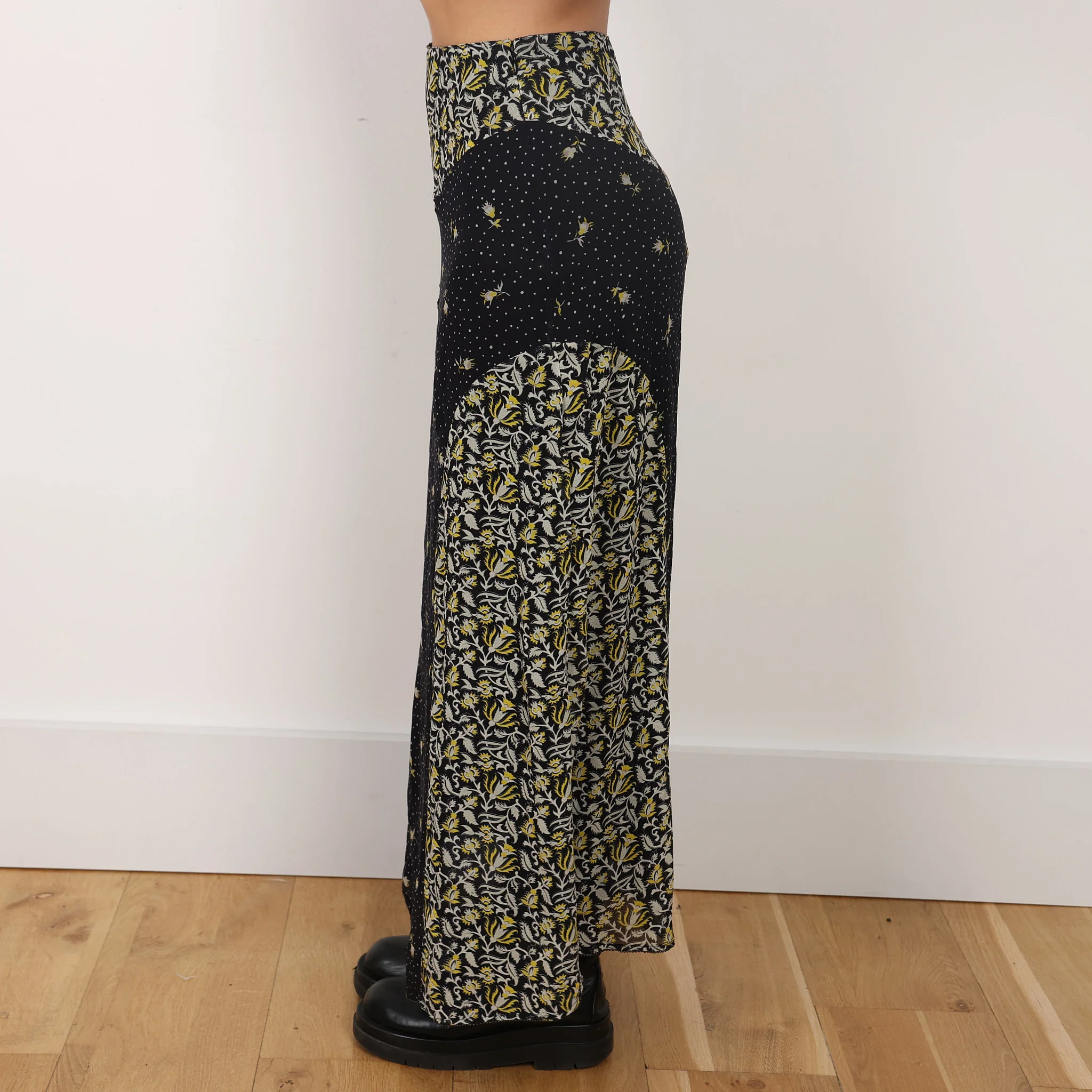 Skirt, UK Size 6 - Image 3