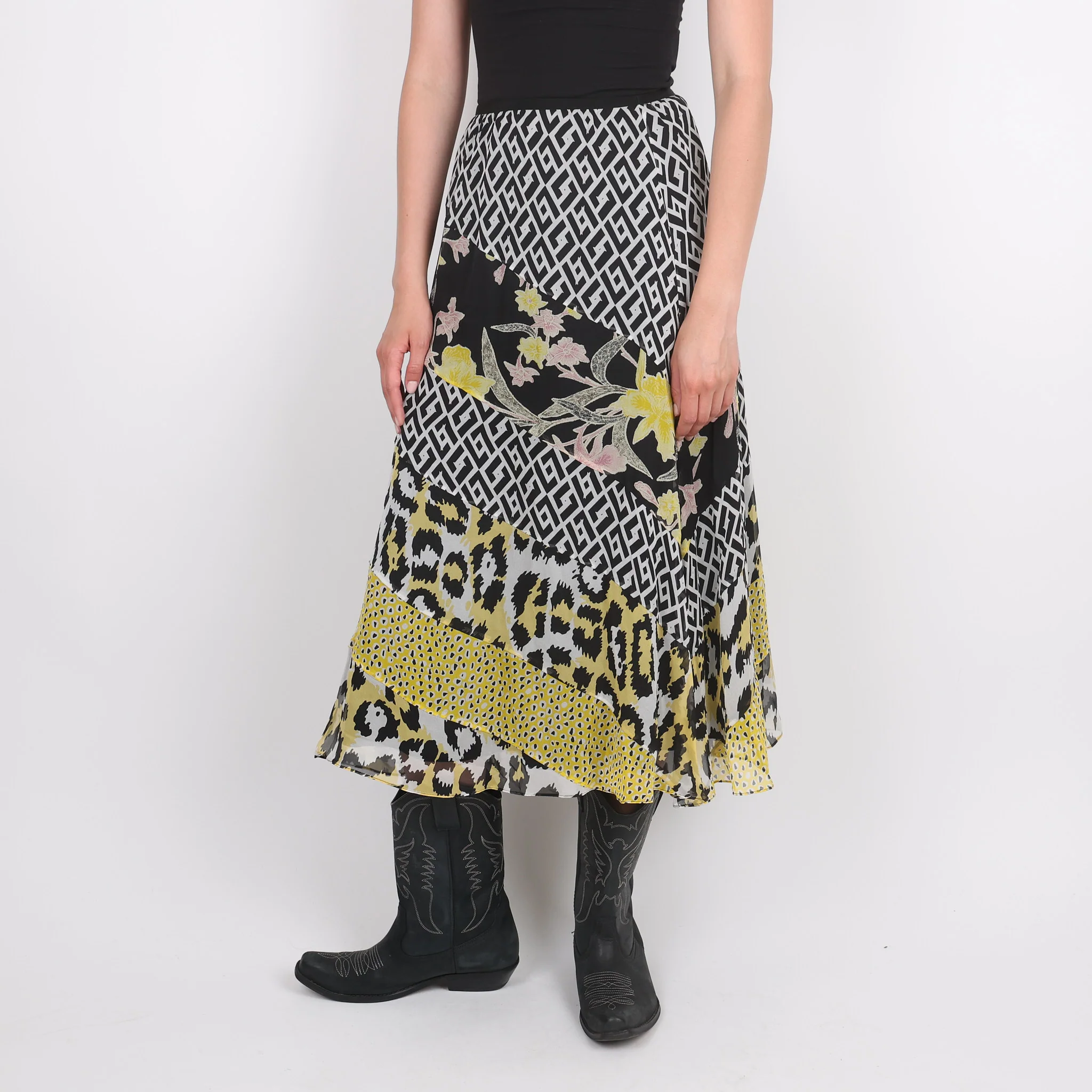 Skirt, UK Size 6 - Image 2
