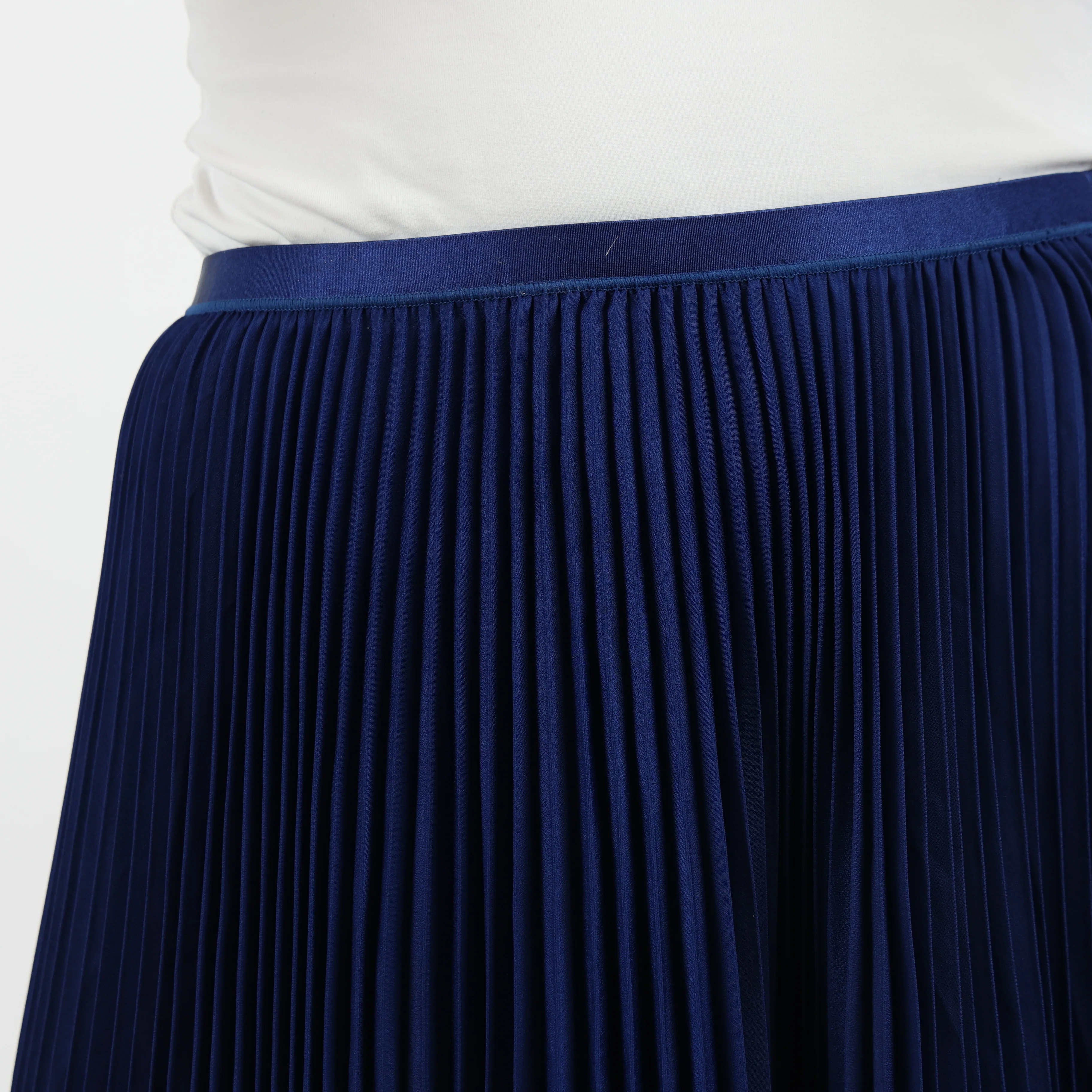 Skirt, UK Size 6 - Image 2
