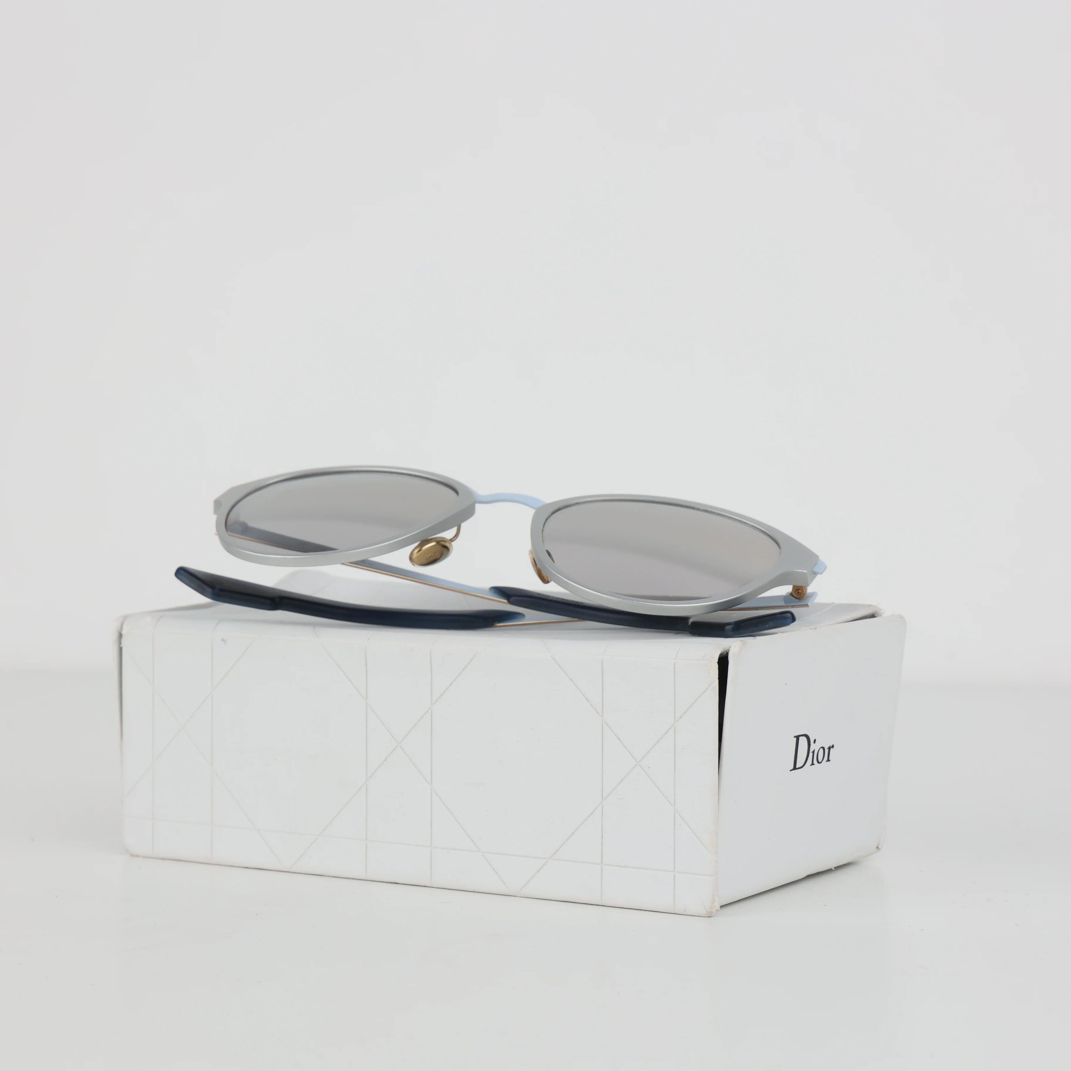 Sunglasses, UK Size One Size - Image 4