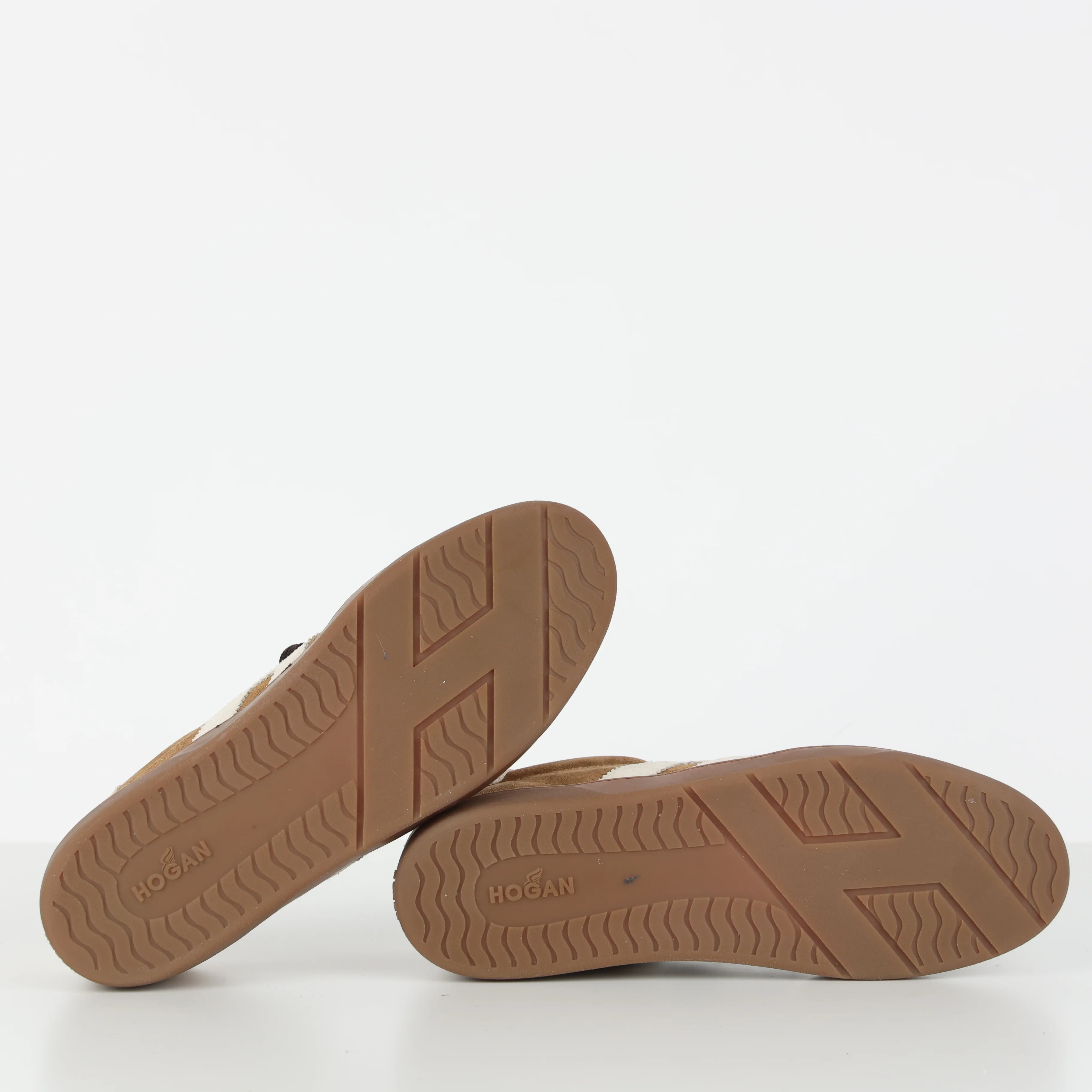 Trainers , Shoe Size 40 - Image 5