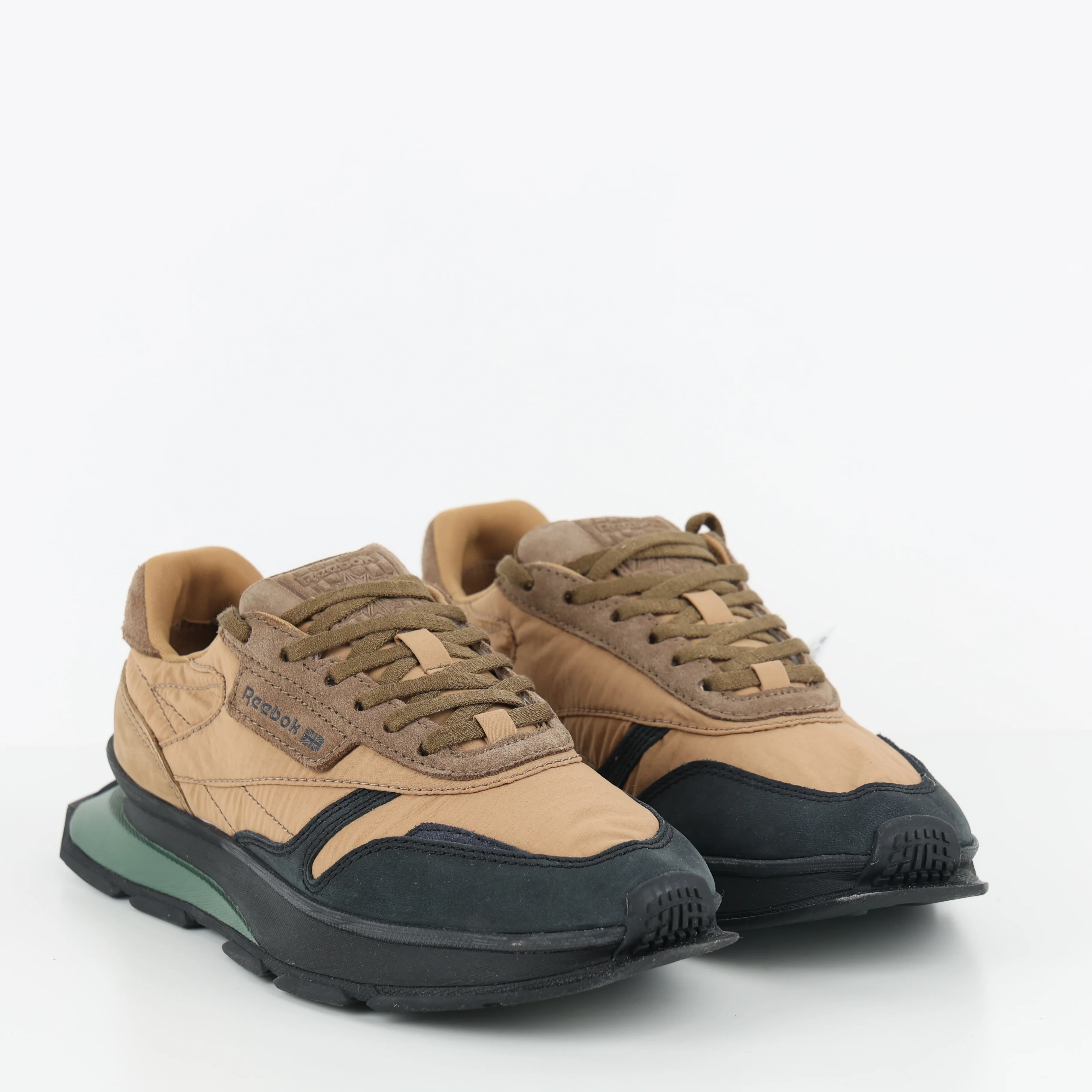 Trainers , Shoe Size 38.5 - Image 2