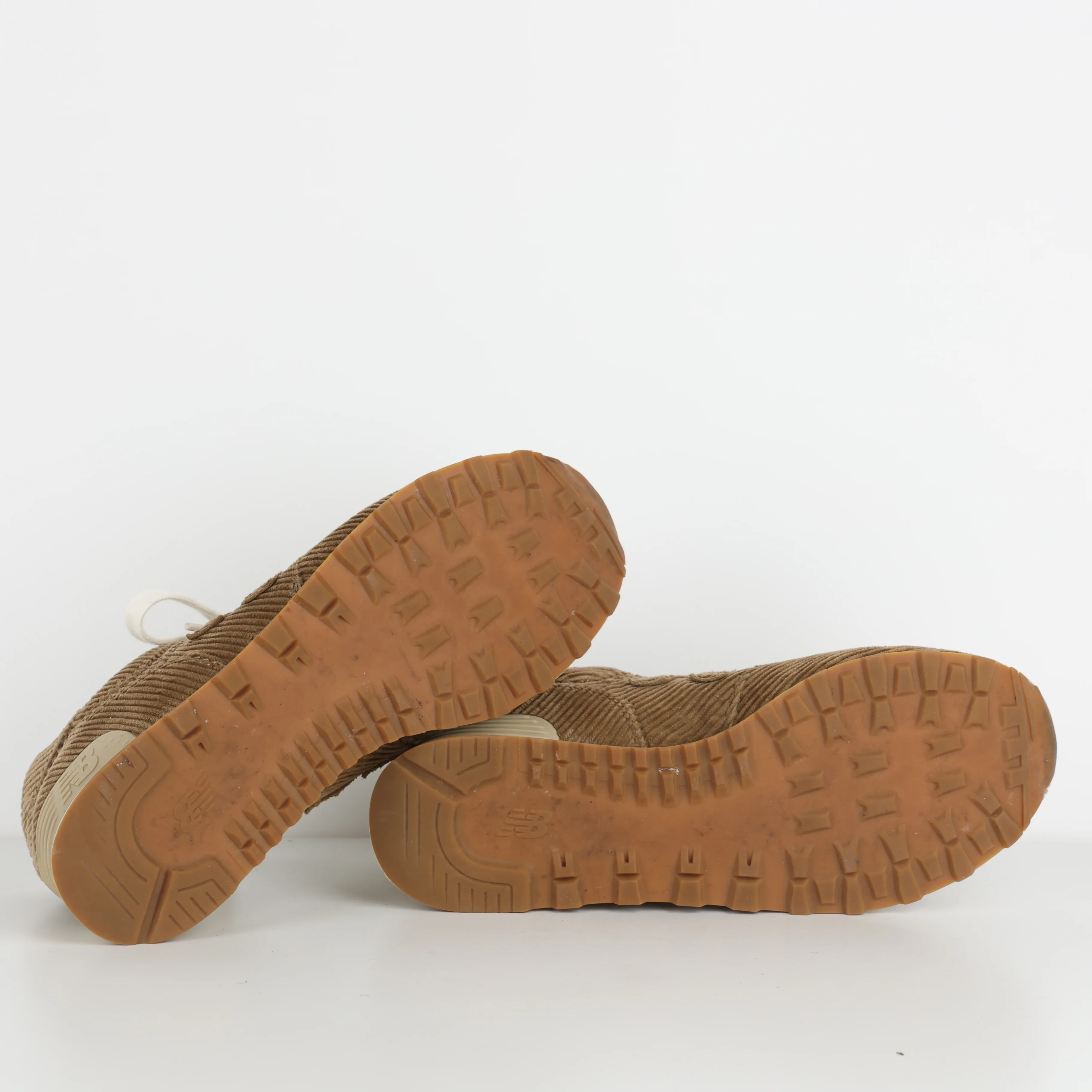 Trainers , Shoe Size 39.5 - Image 4