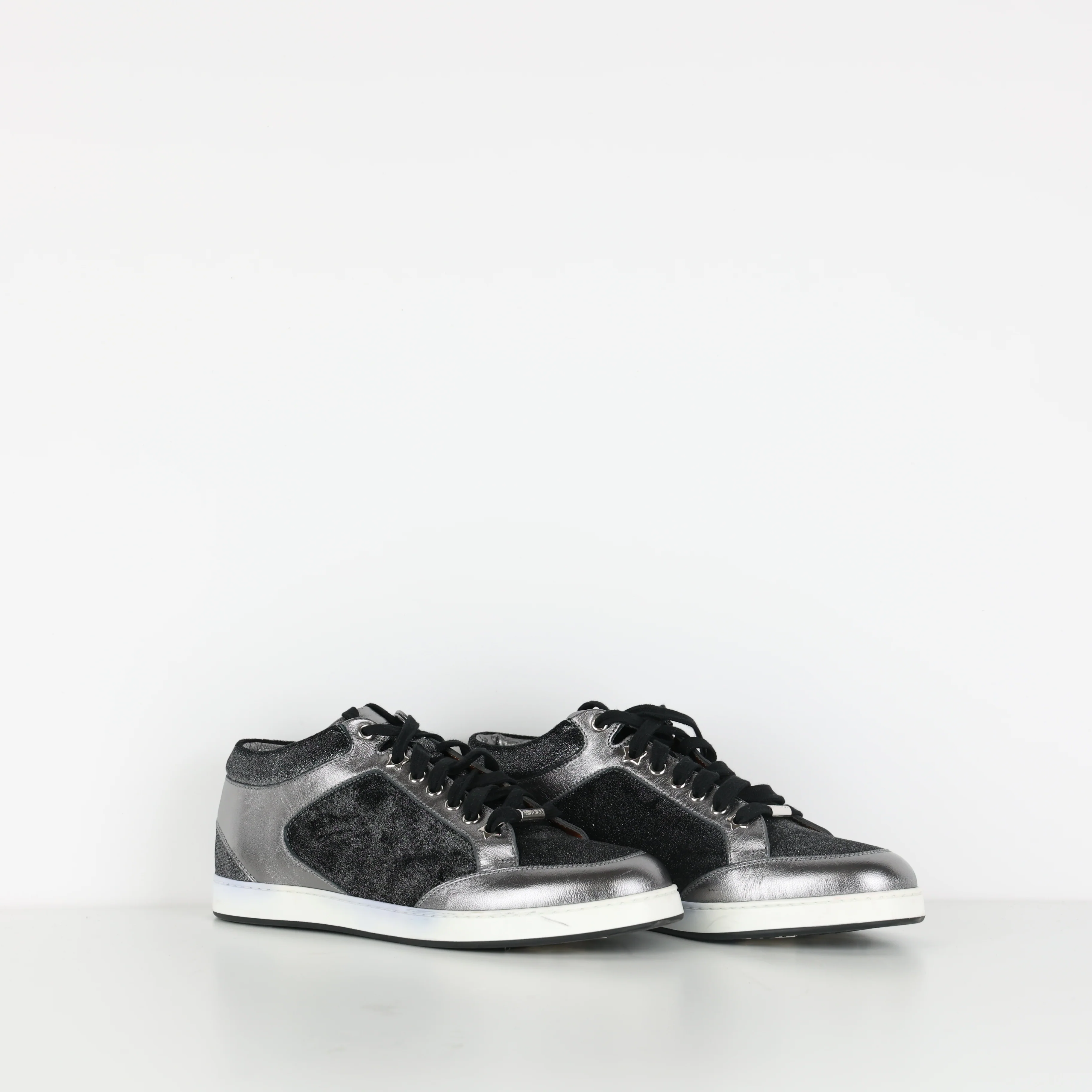 Trainers , Shoe Size 40.5 - Image 2