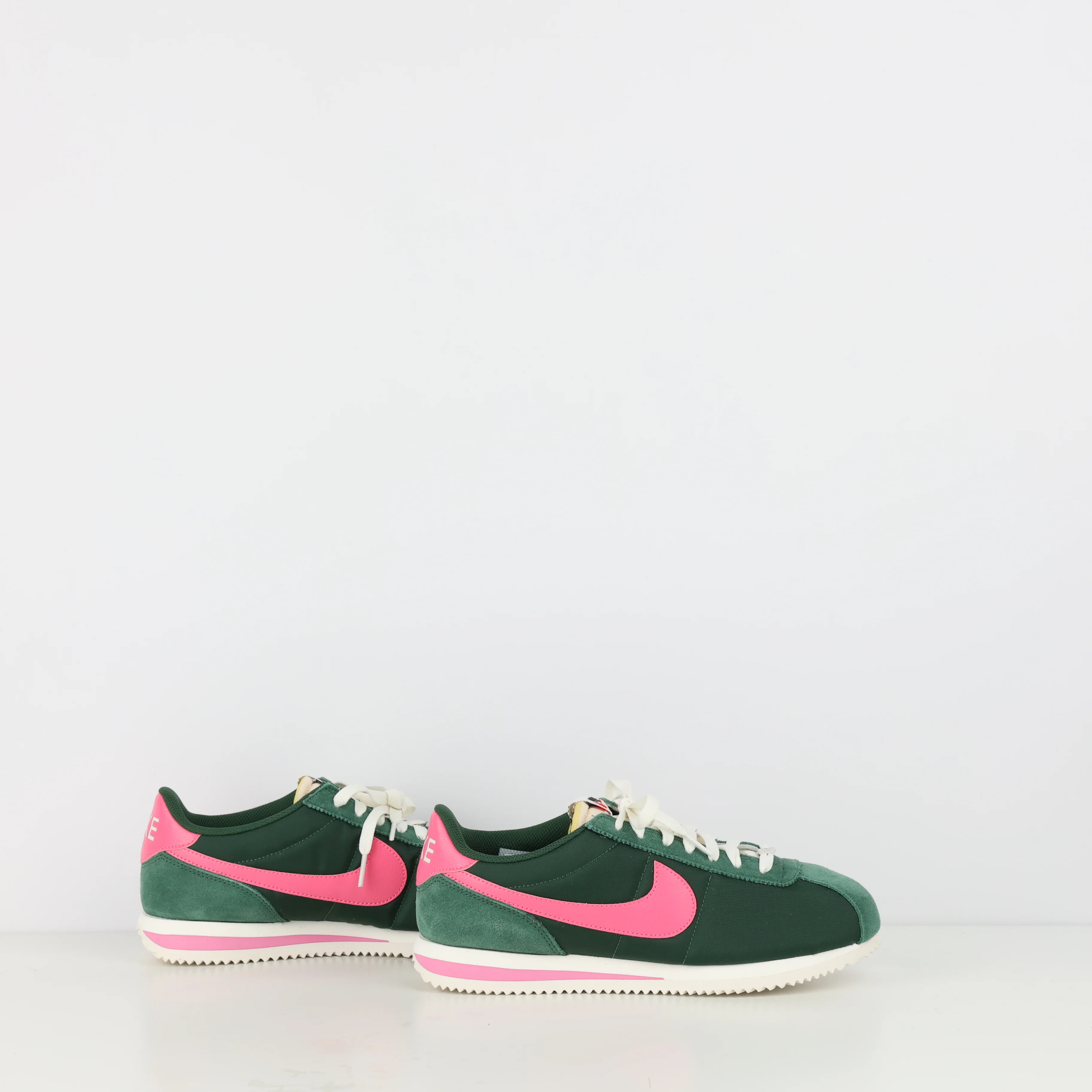 Trainers , Shoe Size 42.5 - Image 2